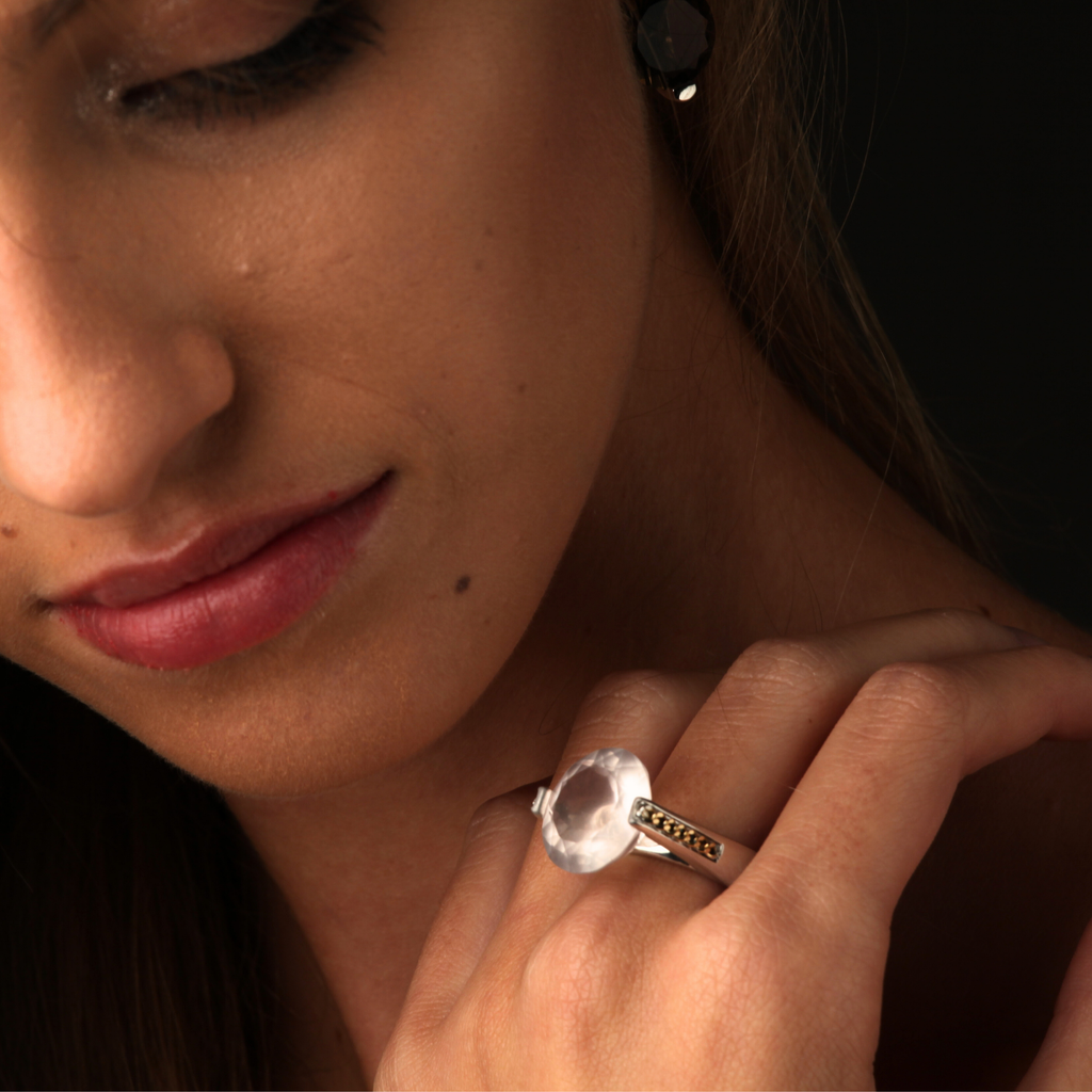 Golden Drops Round Ring in Gold Silver and Natural Stone