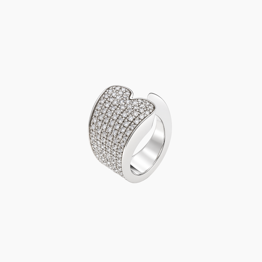 Shining Heart Twisted Ring in Silver and Diamonds