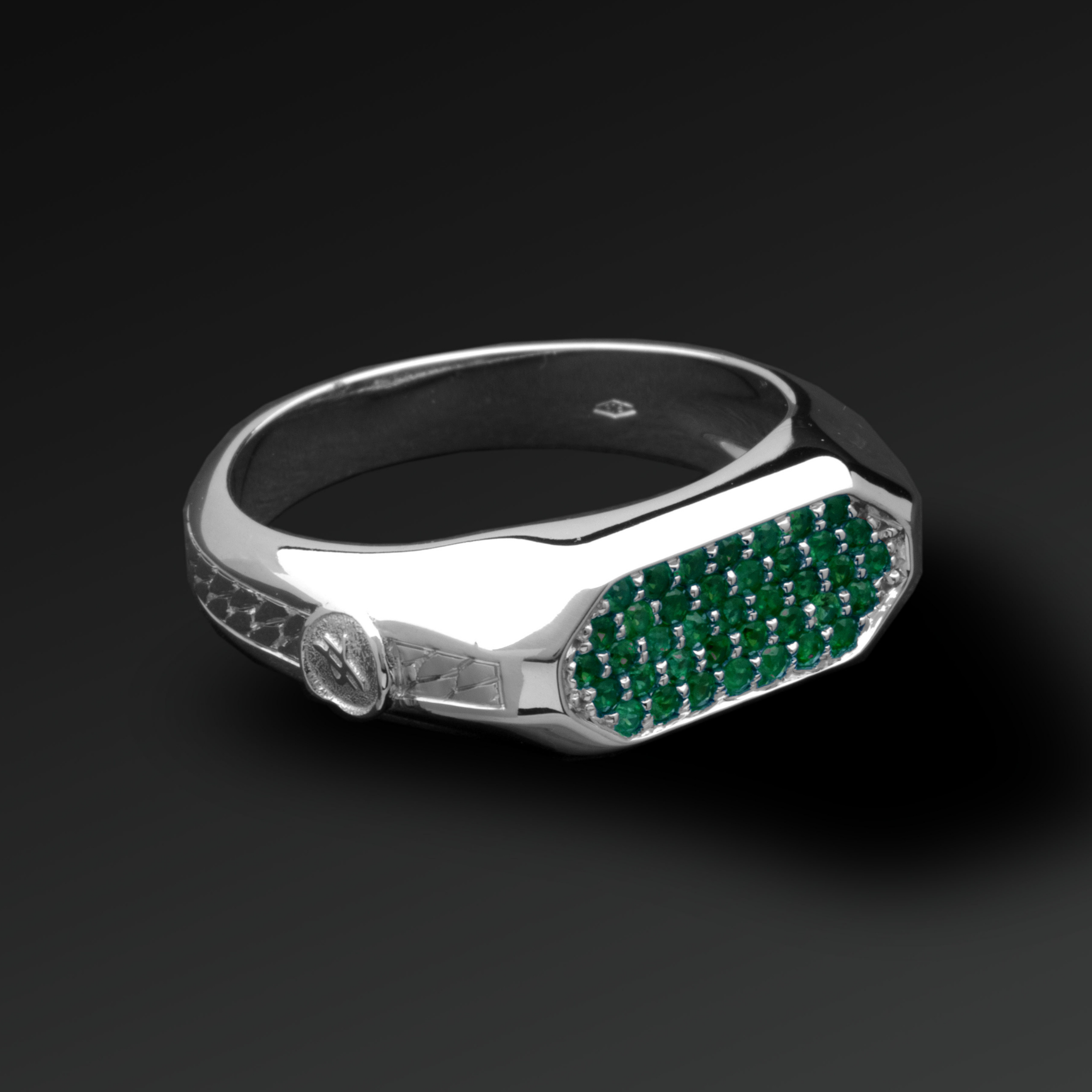 Anello Respect Pavè in Argento e Zaffiri