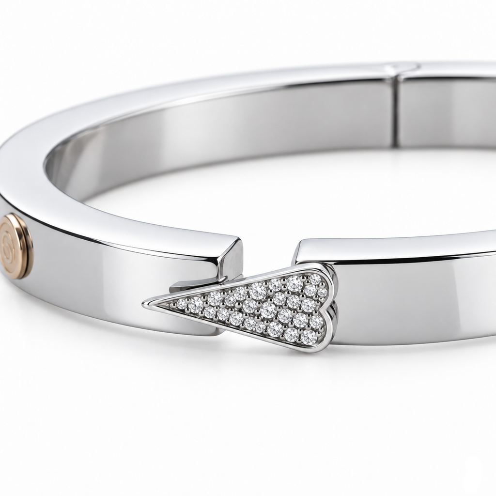 Shining Heart Bracelet in Silver and Diamonds