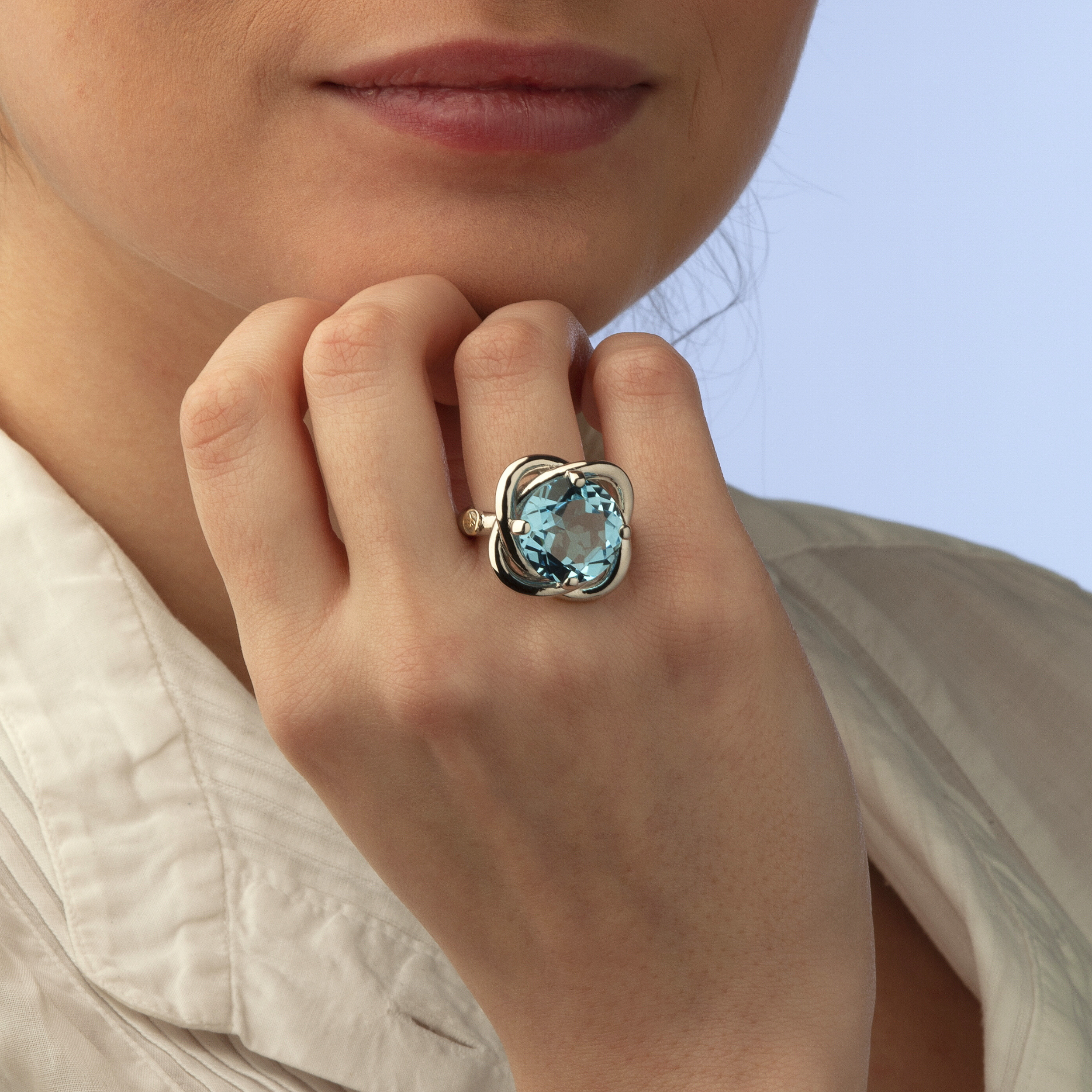 Small Love Now Ring in Silver and Natural Stone