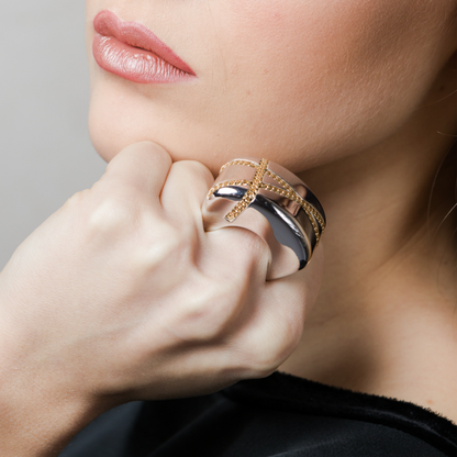 Large Chemin du Coer ring in silver and gold