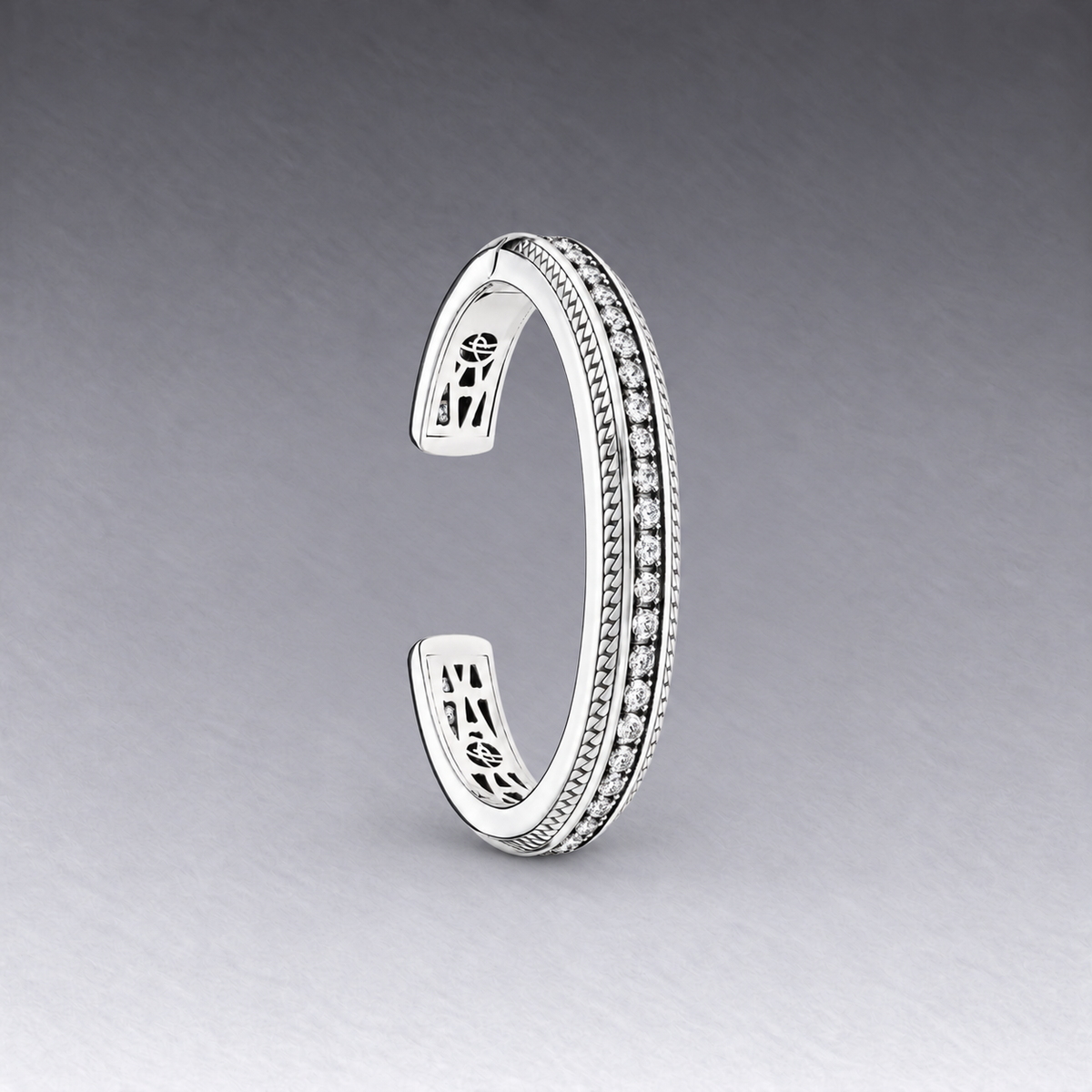 Resilience Plate Bracelet in Silver and Blue Diamonds