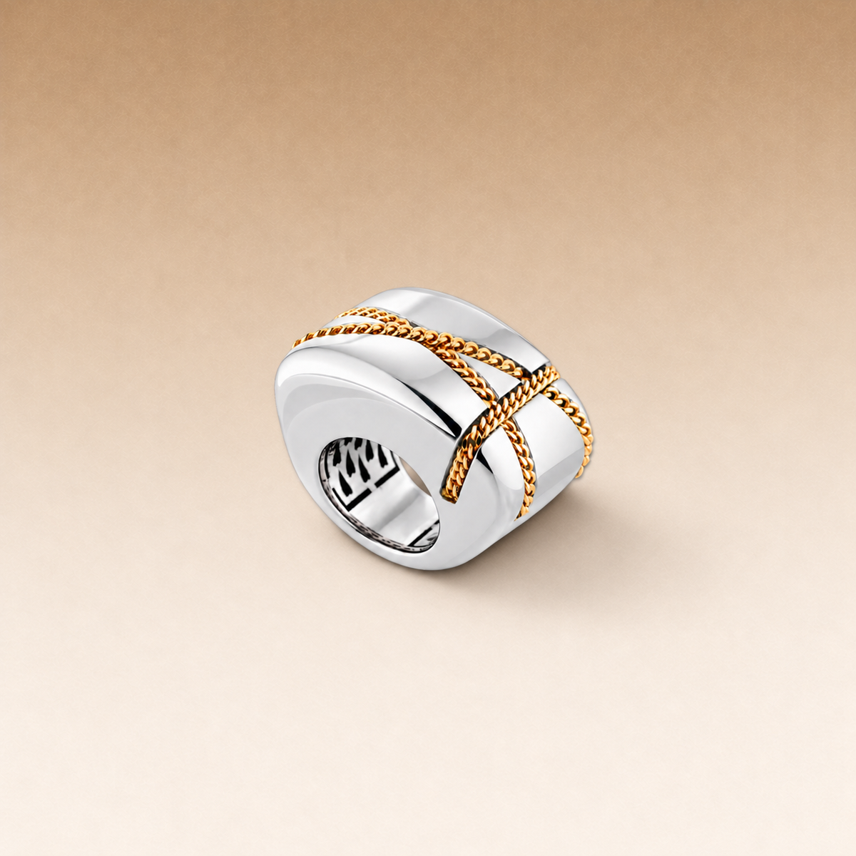 Large Chemin du Coer ring in silver and gold