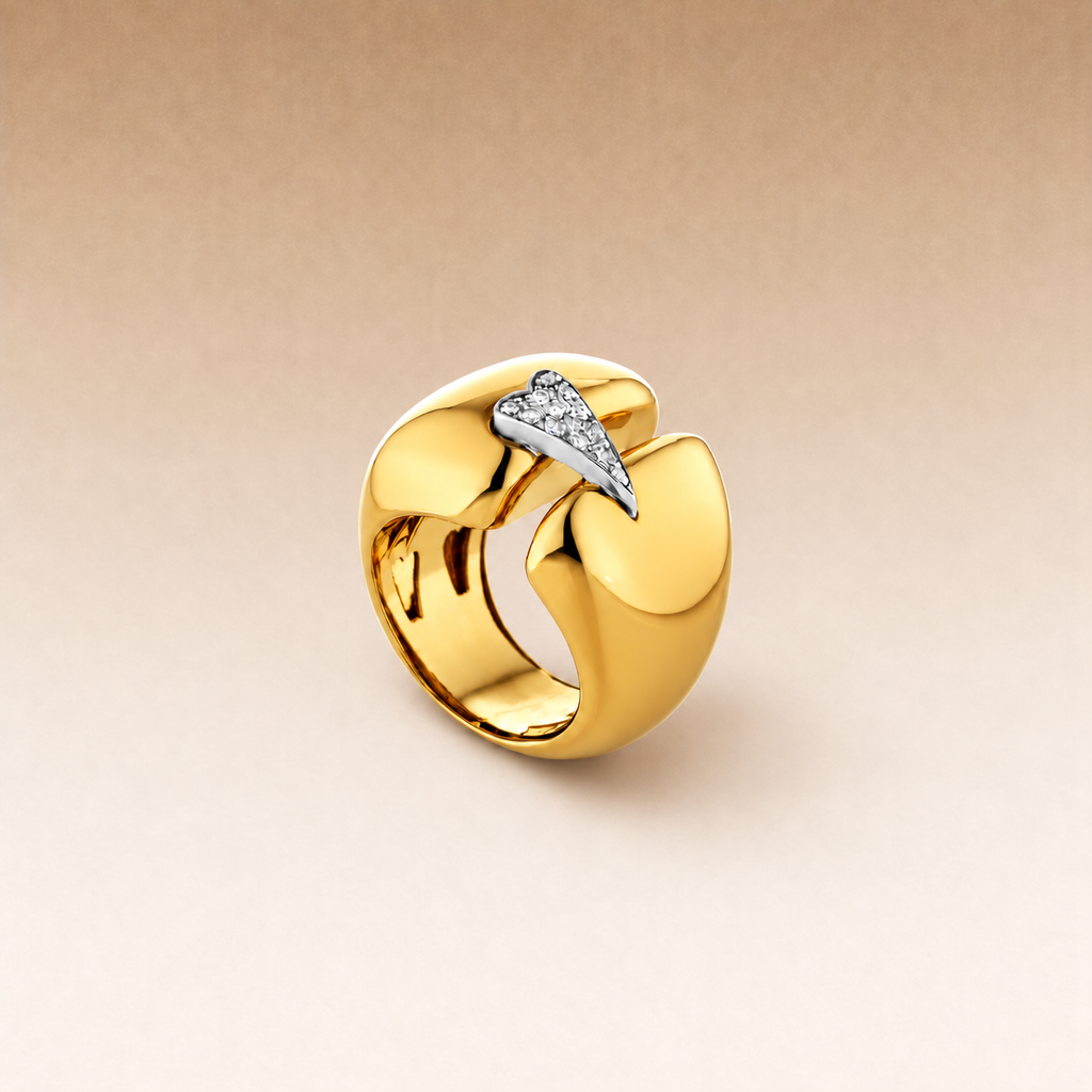 Shining Heart Ring in Gold, Silver and Diamonds