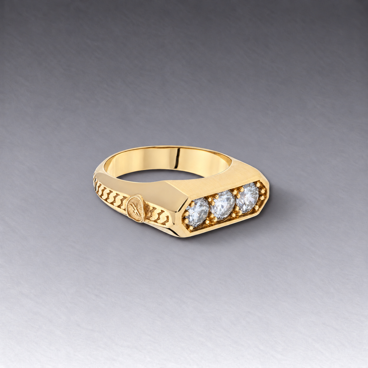 Respect trilogy ring in Gold and Diamonds