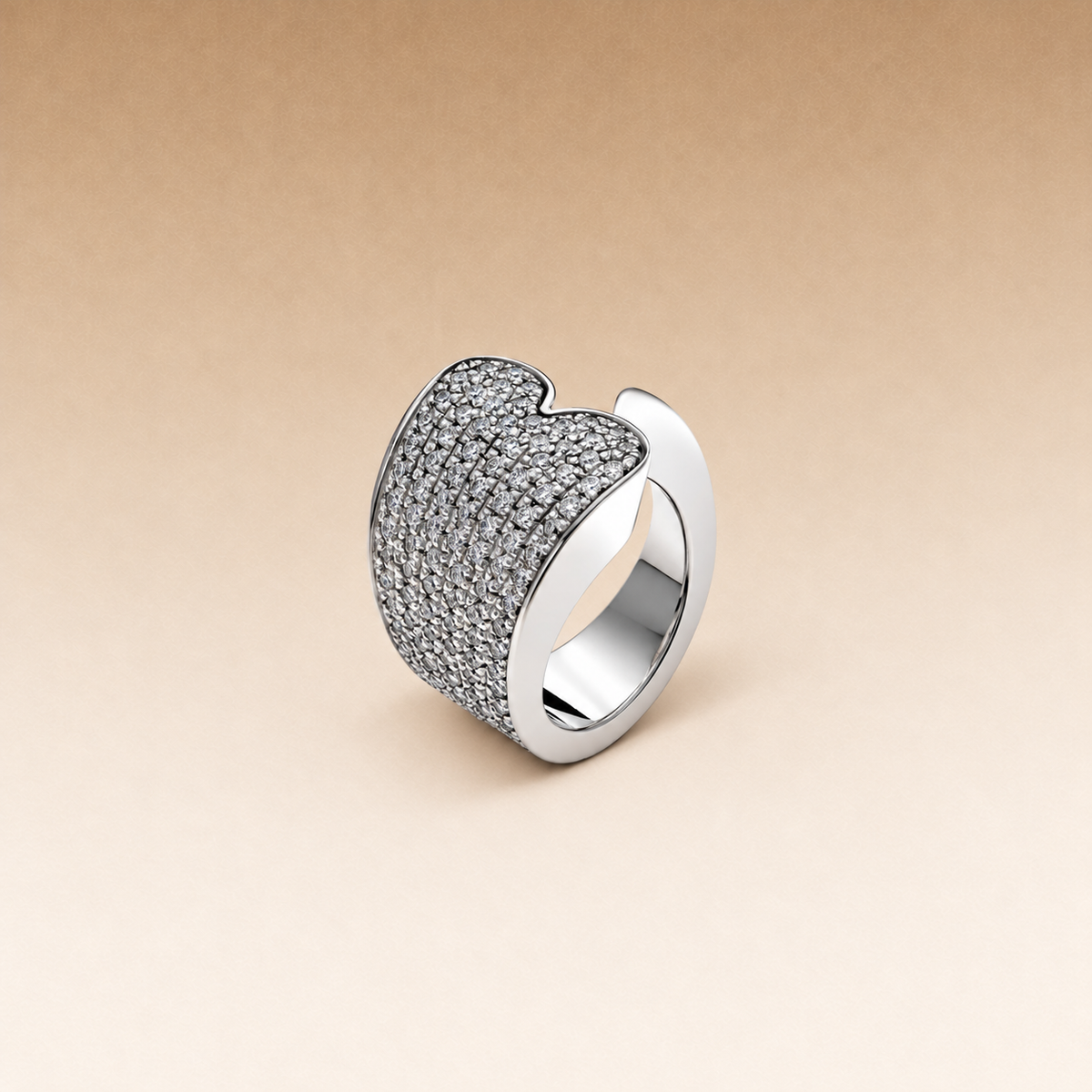 Shining Heart Twisted Ring in Silver and Diamonds