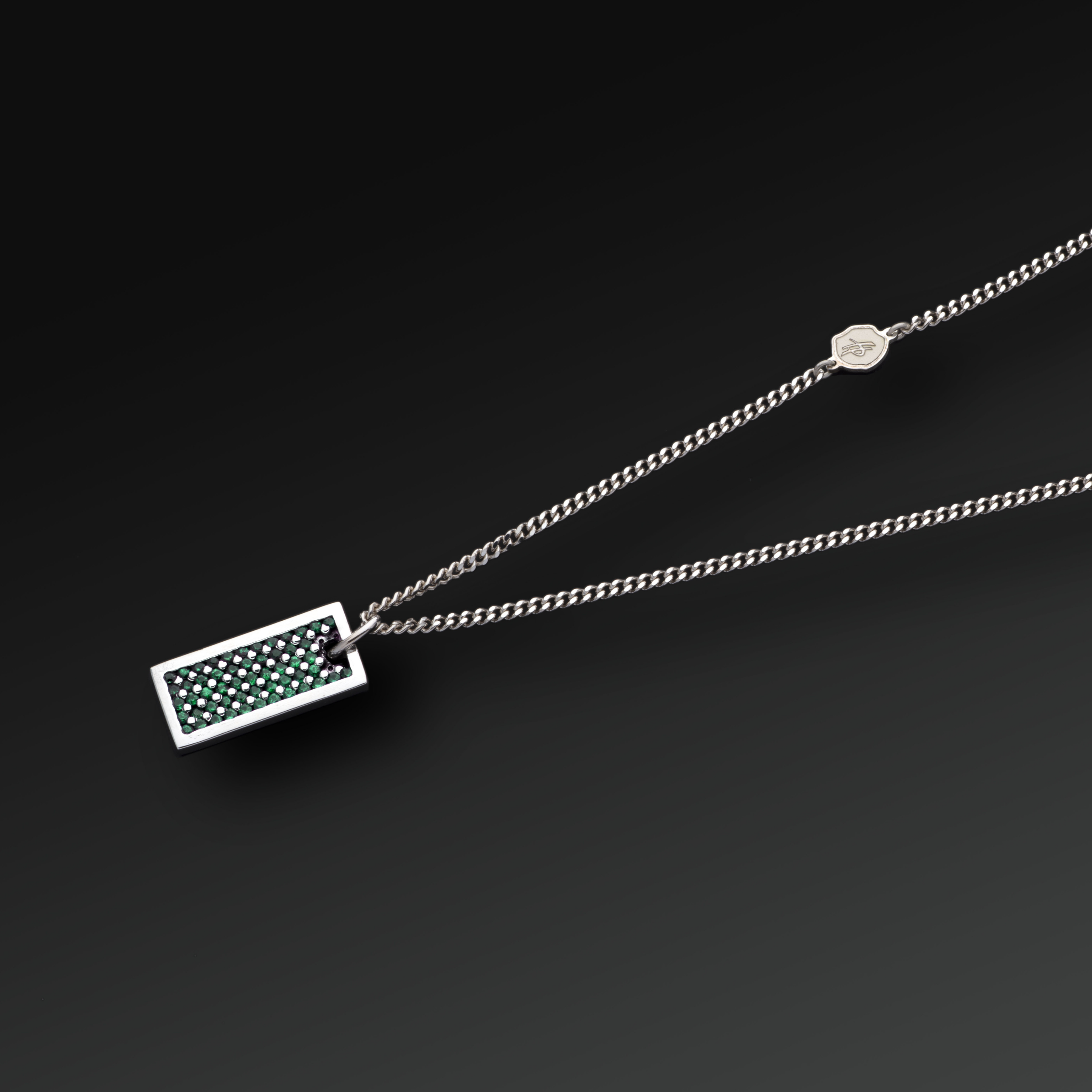 Collana Respect Piastrina in Argento e Smeraldi