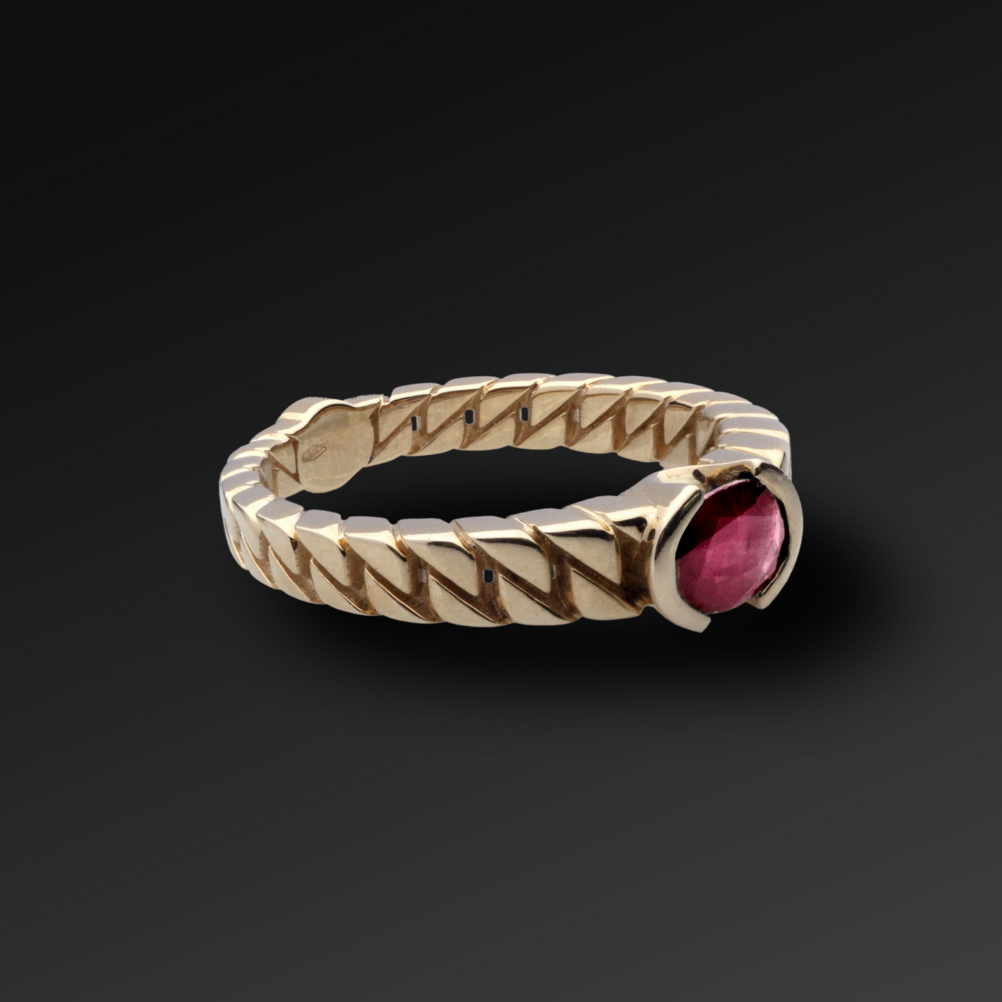 Romance Ring in Gold and Rubies