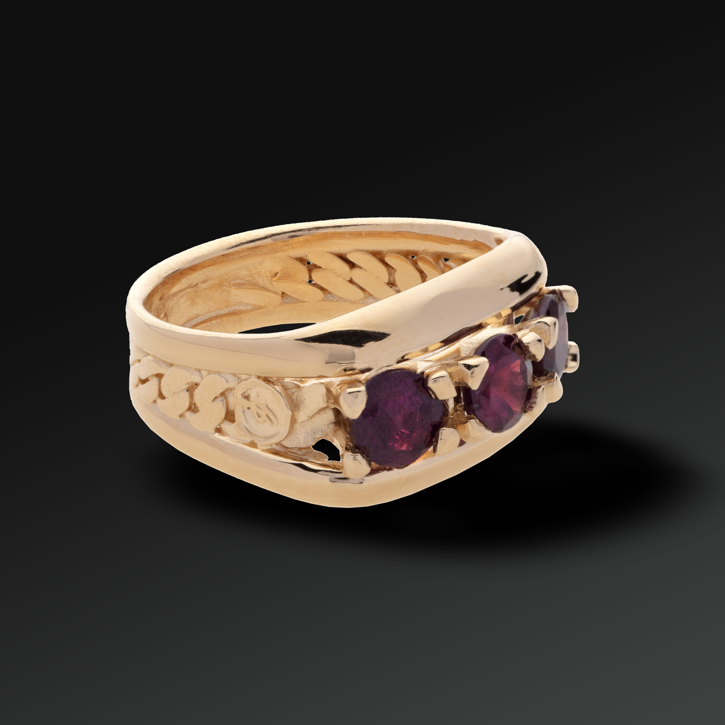Romance Ring in Gold and Natural Stone