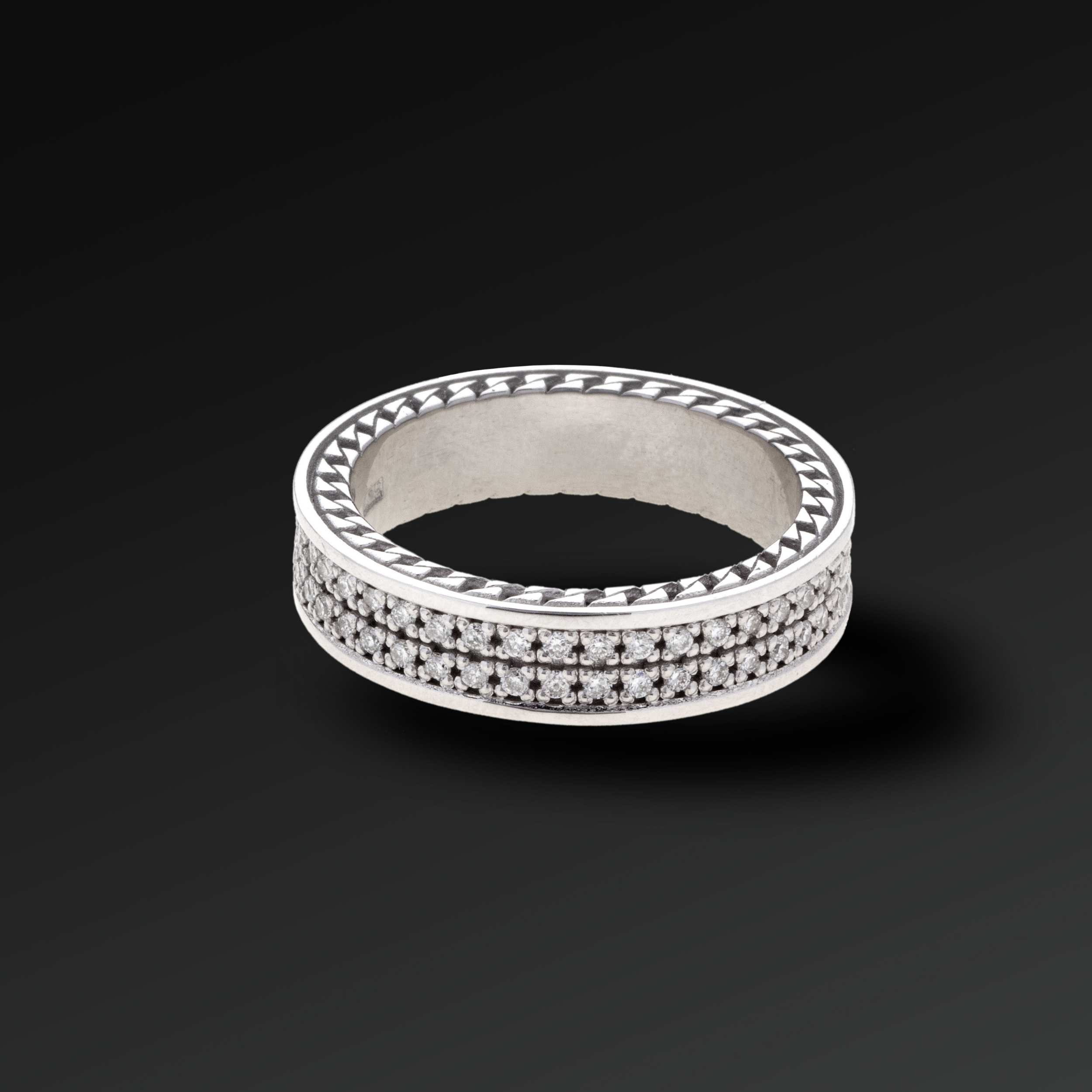 Anello Eternity in Argento e Diamanti Bianchi