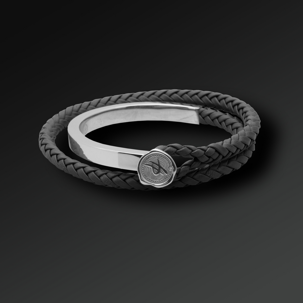 Flexibility Bracelet in Silver and Black Leather